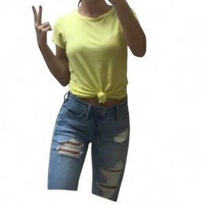 Butter yellow t-shirt